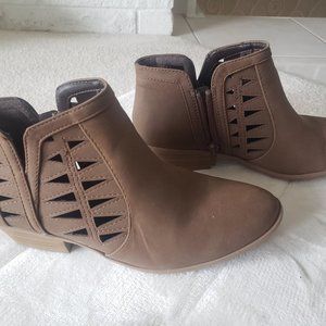 Soda brown side zip booties size 8.5